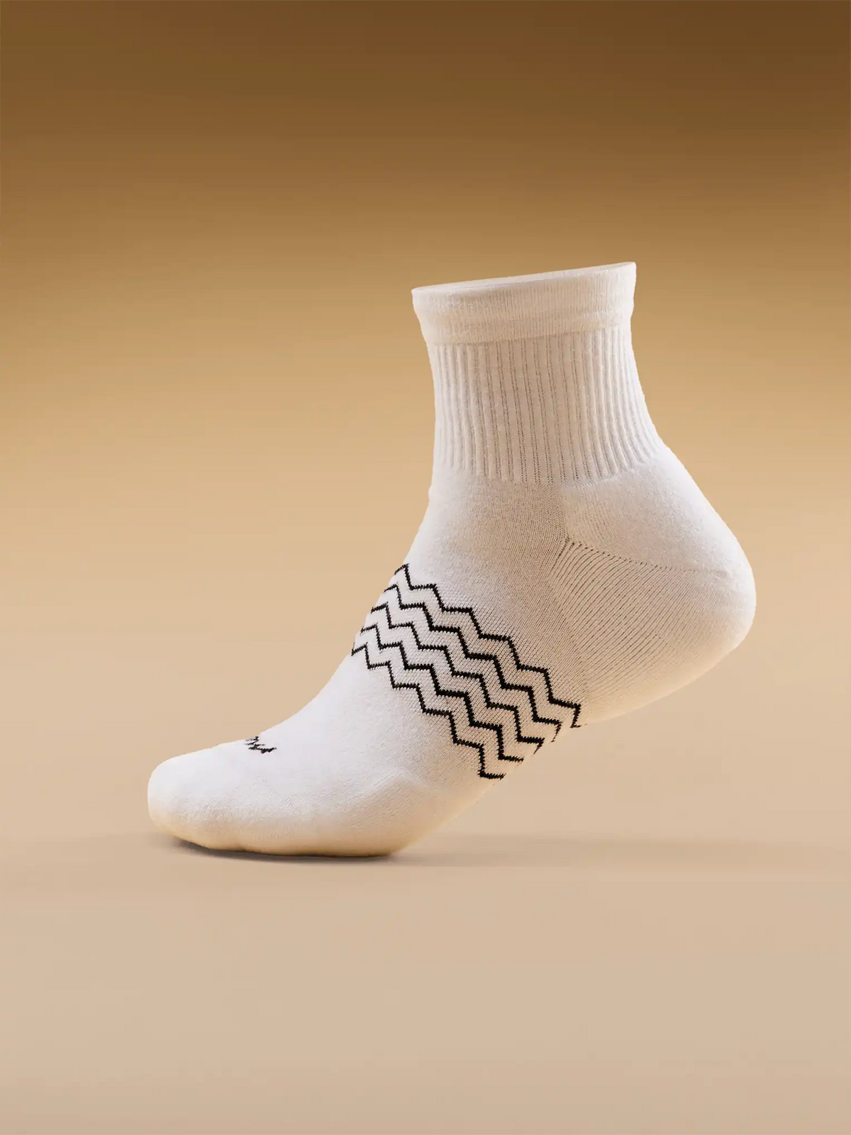 Essential Quarter Sock | Black Logo